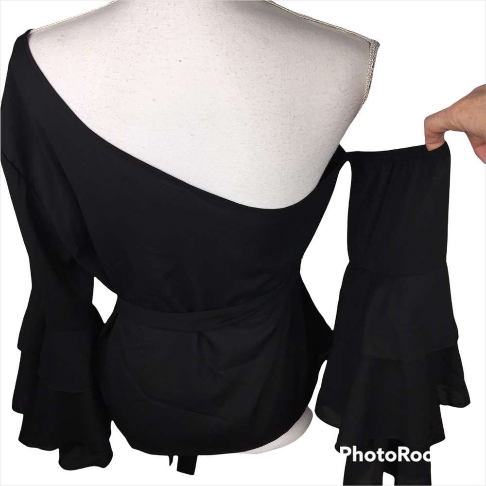 NWOT Black One Shoulder Ruffled Top Party Holiday New Year’s Size Medium - Picture 2 of 13